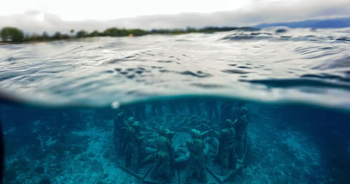 Gili Meno Statues: Discover the Enchanting Underwater World!