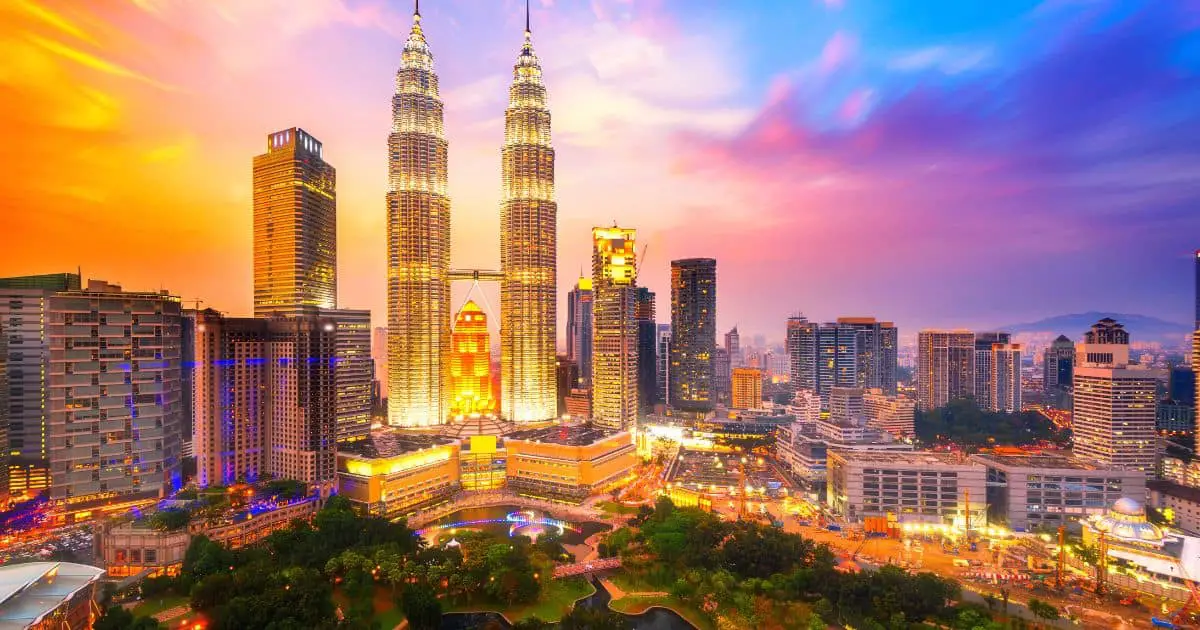Malaysia Travel Guide - Best 2-week Itinerary: Adventure, Durians & Monkey Selfies!